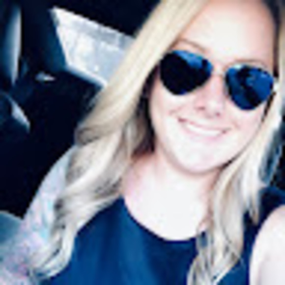 Meet your Posher, Jennifer - Picture 1 of 1